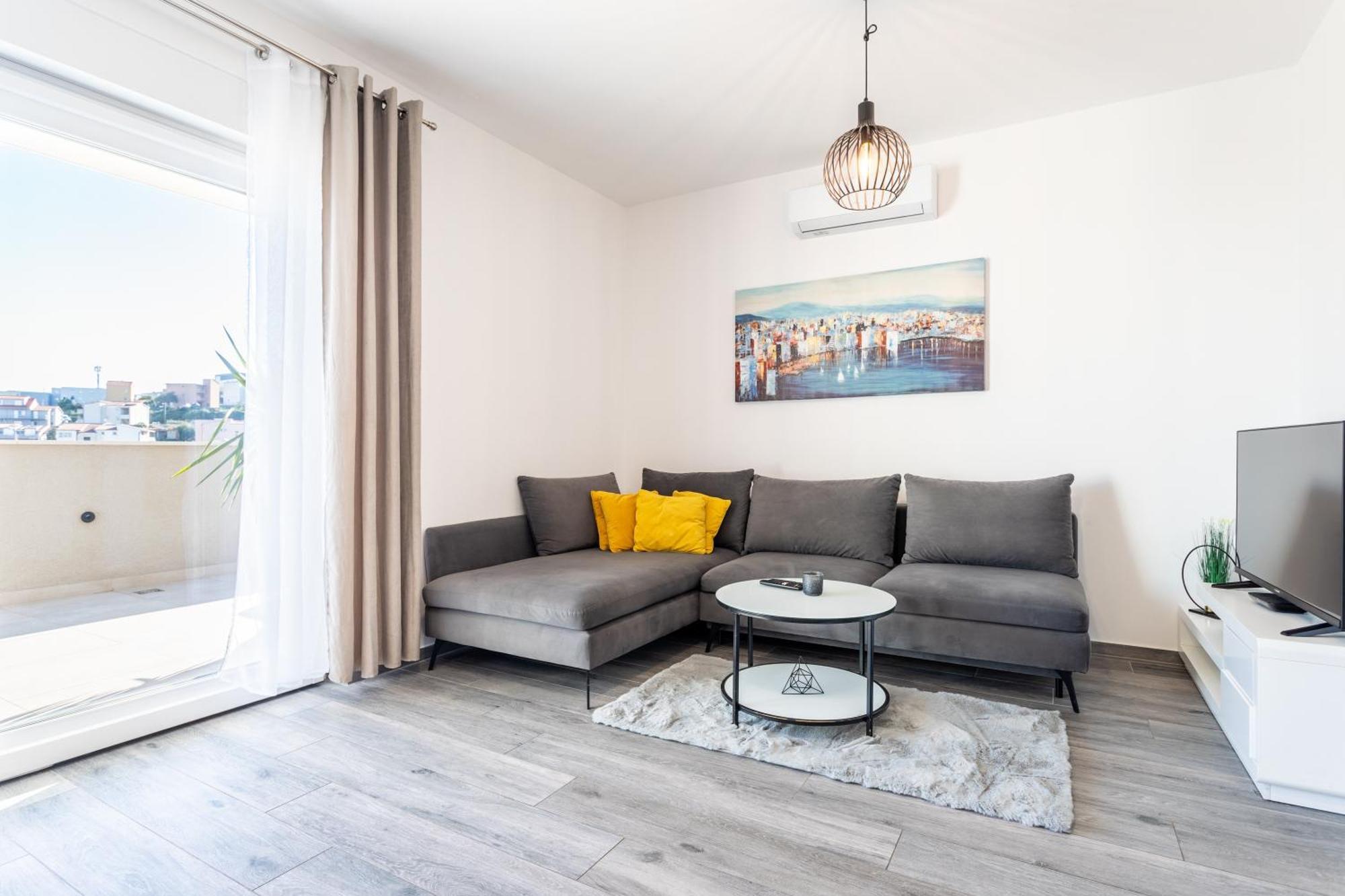 New Luxury 3-Bedroom Penthouse With Huge Terrace Сплит Экстерьер фото